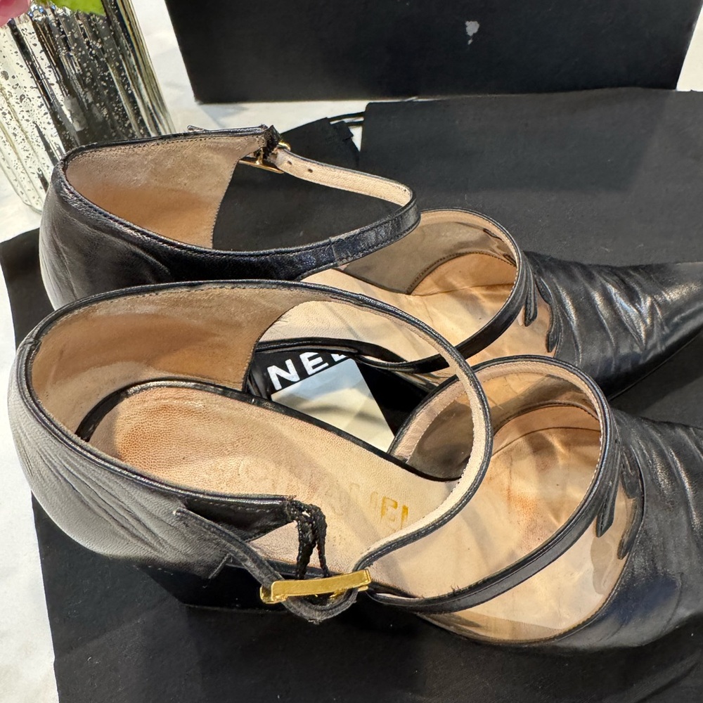 Authentic Chanel Black Chevron Women's Shoes - Picture 6 of 15